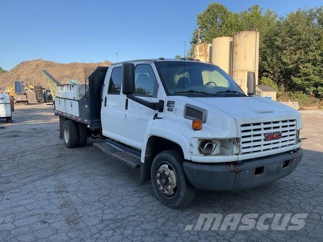 GMC C5500 Tovornjaki s kesonom/platojem