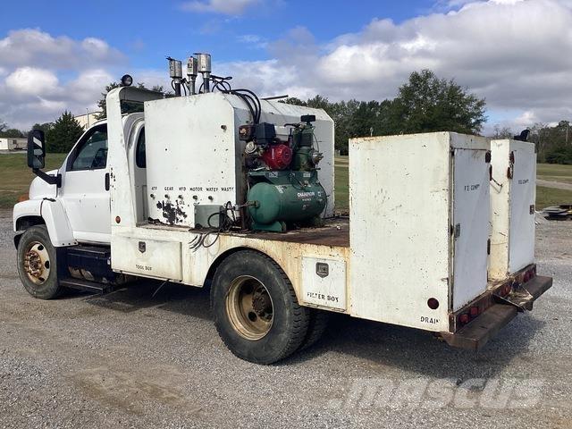 GMC C6500 Tovornjaki cisterne