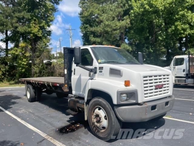 GMC C6500 Tovornjaki s kesonom/platojem