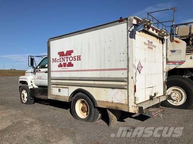 GMC C6500 Tovornjaki cisterne