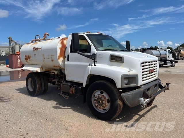 GMC C7500 Tovornjaki za vodo