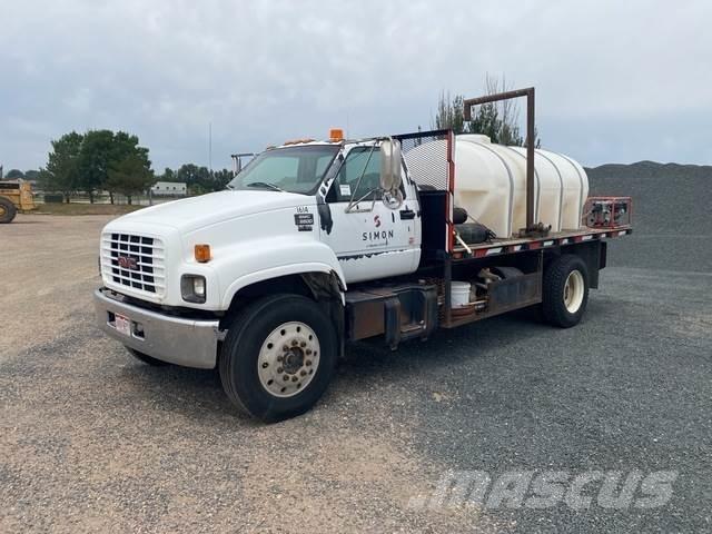 GMC C7500 Tovornjaki s kesonom/platojem