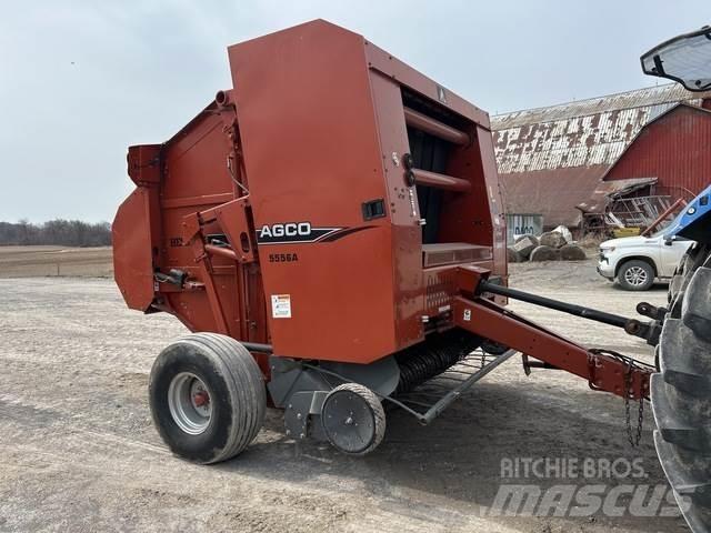 Hesston 5556A Balirke (okrogle bale)