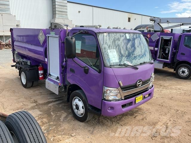 Hino 195 Tovornjaki cisterne