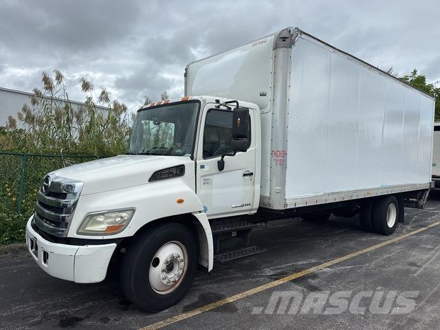 Hino 238 Tovornjaki zabojniki