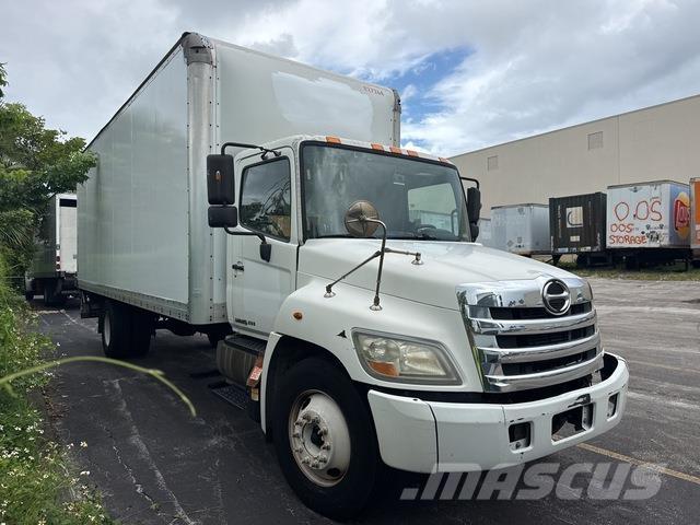 Hino 238 Tovornjaki zabojniki