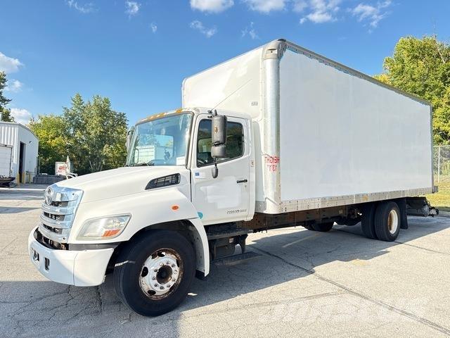 Hino 238 Tovornjaki zabojniki