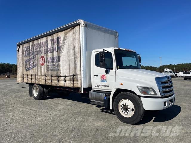 Hino 268 Tovornjaki s ponjavo