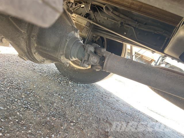 Hino 300 616 Tovornjaki hladilniki