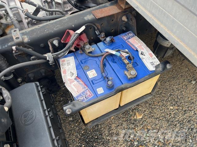 Hino 300 721 Tovornjaki zabojniki