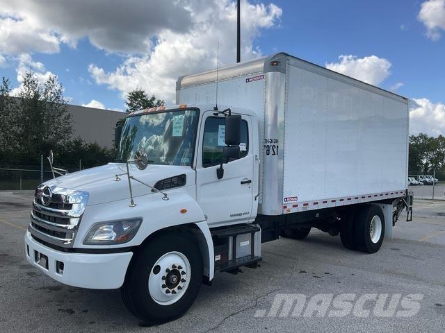 Hino 338 Tovornjaki zabojniki