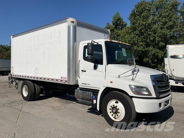 Hino 338 Tovornjaki zabojniki