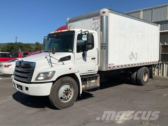 Hino 338 Tovornjaki zabojniki