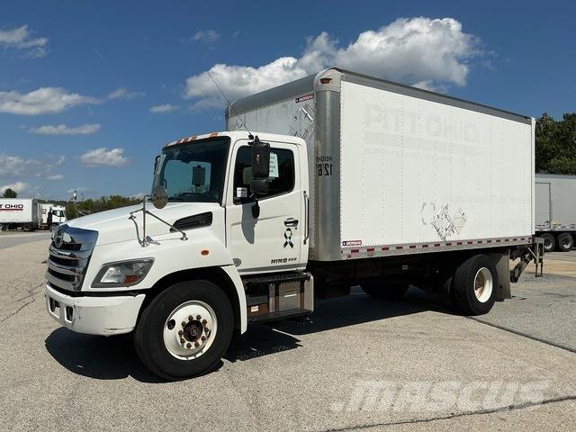 Hino 338 Tovornjaki zabojniki