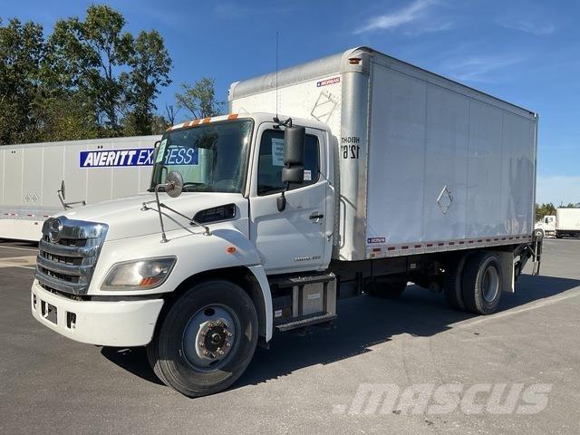 Hino 338 Tovornjaki zabojniki