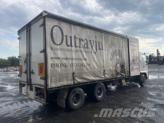 Hino FD1J Tovornjaki s ponjavo