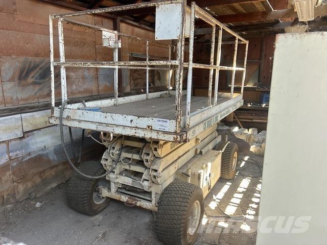 Hunter 2560 Škarjaste dvižne ploščadi