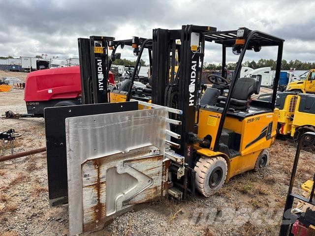 Hyundai 25B-9U Električni viličarji