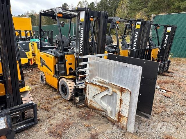 Hyundai 25B-9U Električni viličarji