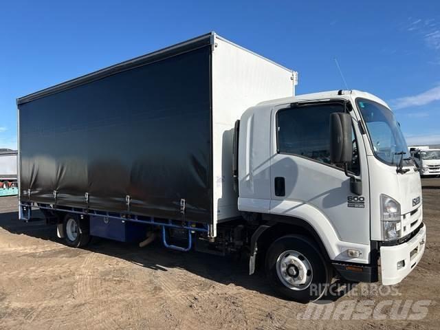 Isuzu FRR 600 Tovornjaki s ponjavo
