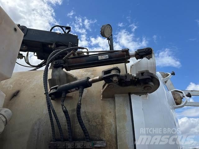 Isuzu FXZ Drugo