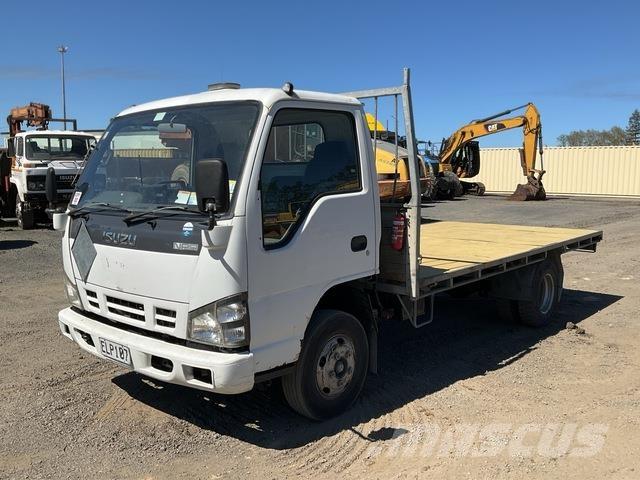 Isuzu NPR 250M Tovornjaki s kesonom/platojem