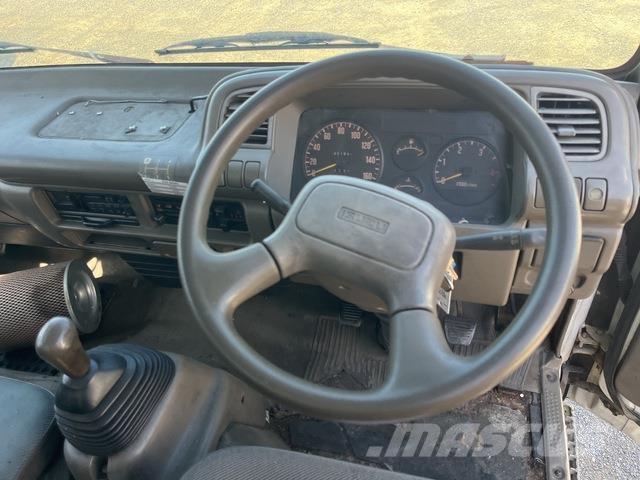 Isuzu NPR 400 Tovornjaki hladilniki