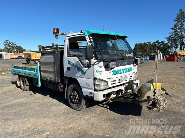 Isuzu NPR 450L Pometalni stroji