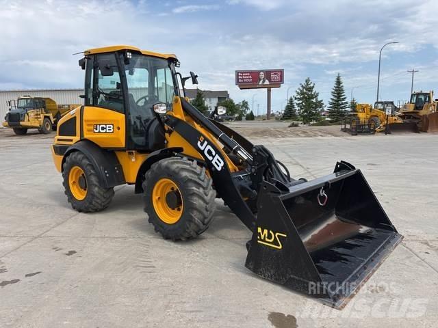 JCB 409 Kolesni nakladalci