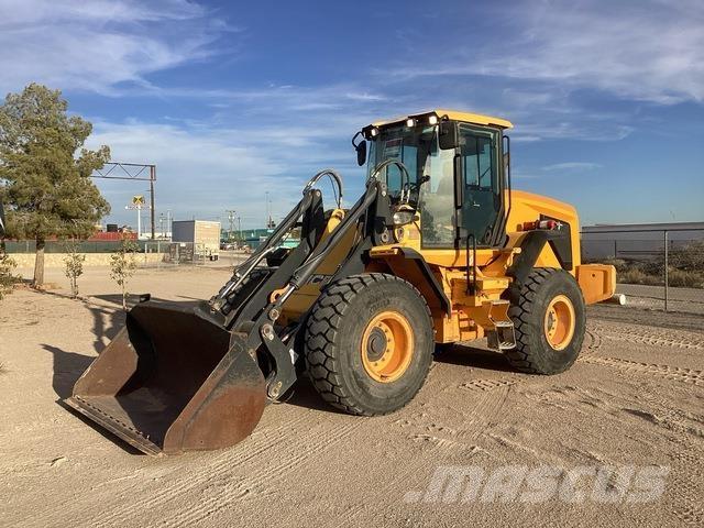 JCB 437HT Kolesni nakladalci