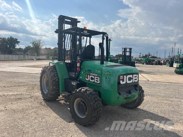 JCB 930 Terenski viličar