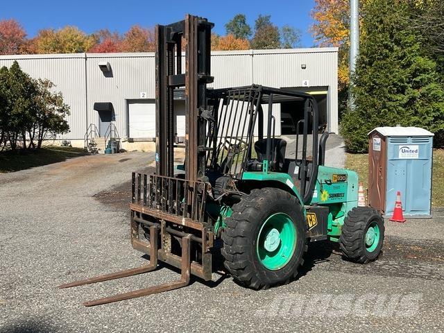 JCB 930 Terenski viličar