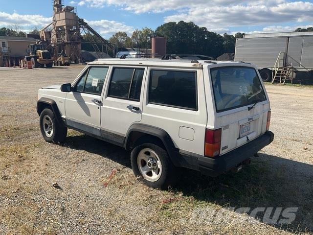 Jeep Cherokee Avtomobili