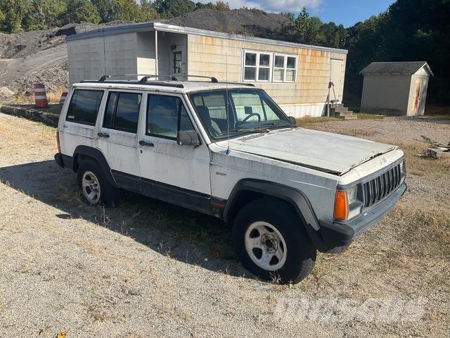 Jeep Cherokee Avtomobili