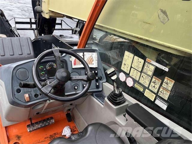 JLG 1055 Teleskopski viličarji