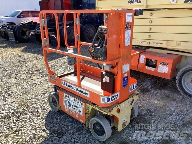 JLG 1230ES Vertikalna dvigala
