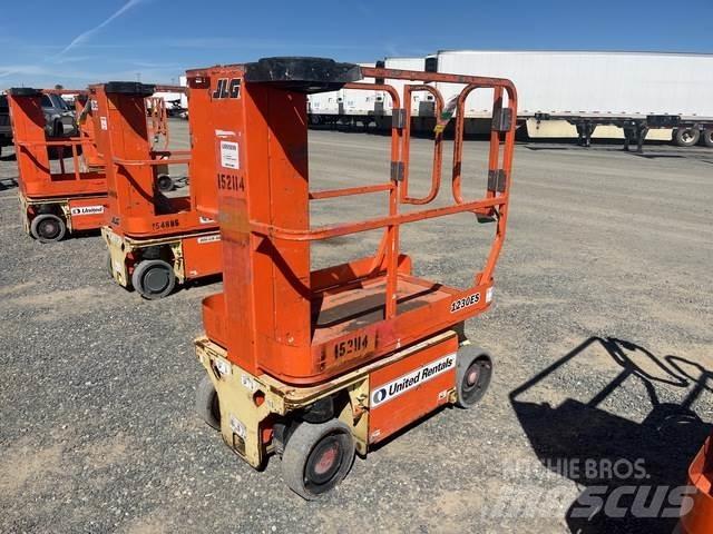 JLG 1230ES Vertikalna dvigala