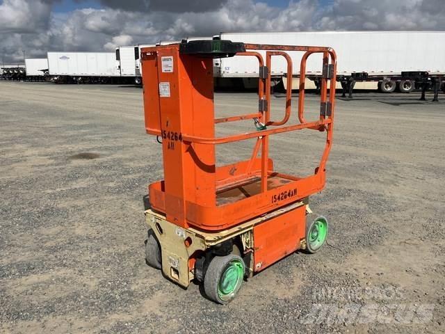JLG 1230ES Vertikalna dvigala