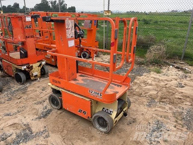 JLG 1230ES Vertikalna dvigala