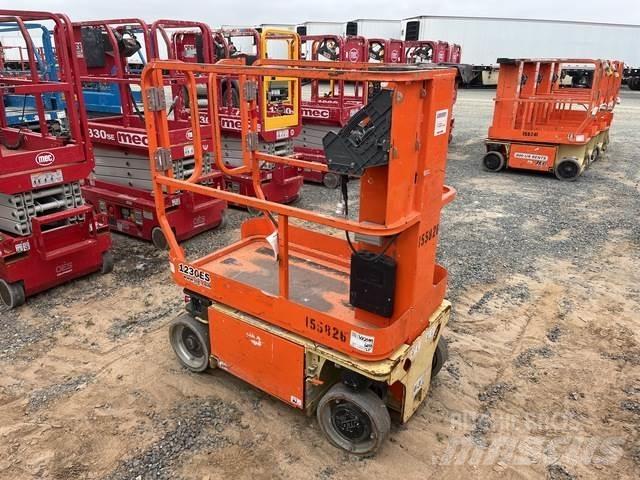 JLG 1230ES Vertikalna dvigala