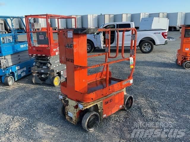 JLG 1230ES Vertikalna dvigala