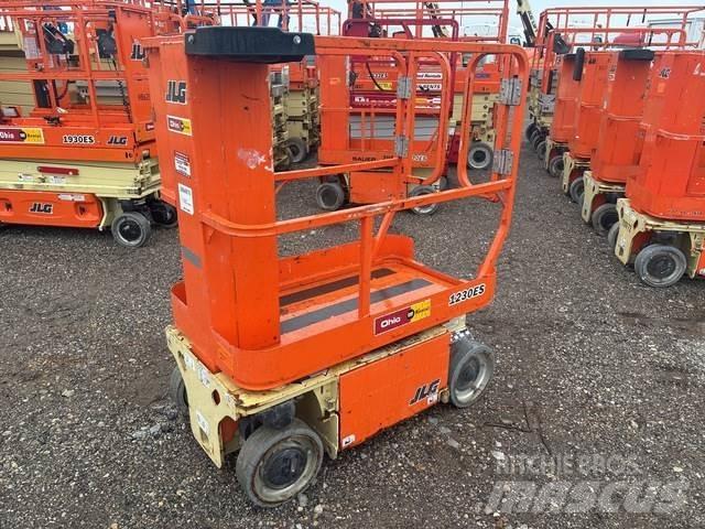 JLG 1230ES Vertikalna dvigala