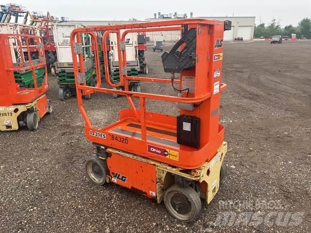 JLG 1230ES Vertikalna dvigala