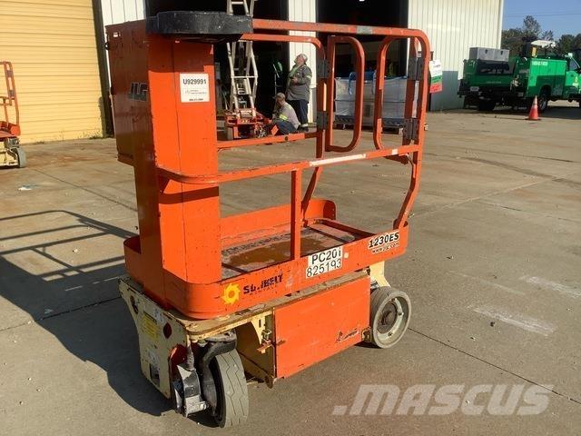 JLG 1230ES Vertikalna dvigala