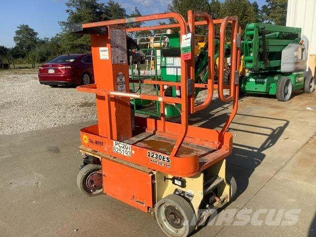 JLG 1230ES Vertikalna dvigala