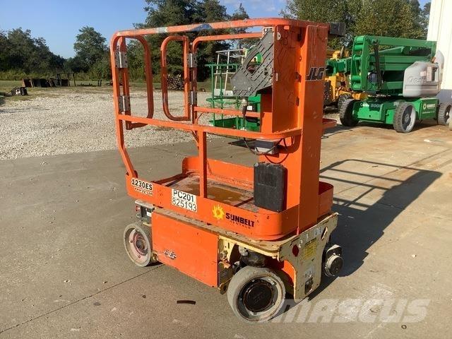 JLG 1230ES Vertikalna dvigala