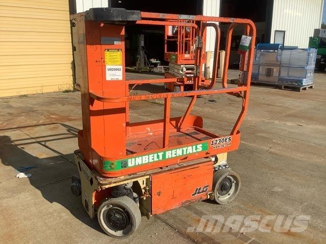 JLG 1230ES Vertikalna dvigala