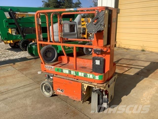 JLG 1230ES Vertikalna dvigala