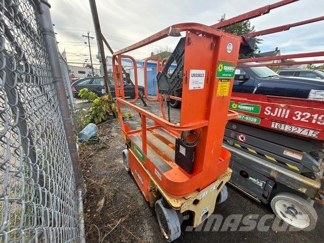 JLG 1230ES Vertikalna dvigala