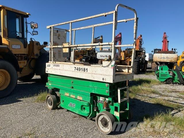 JLG 2032ES Škarjaste dvižne ploščadi